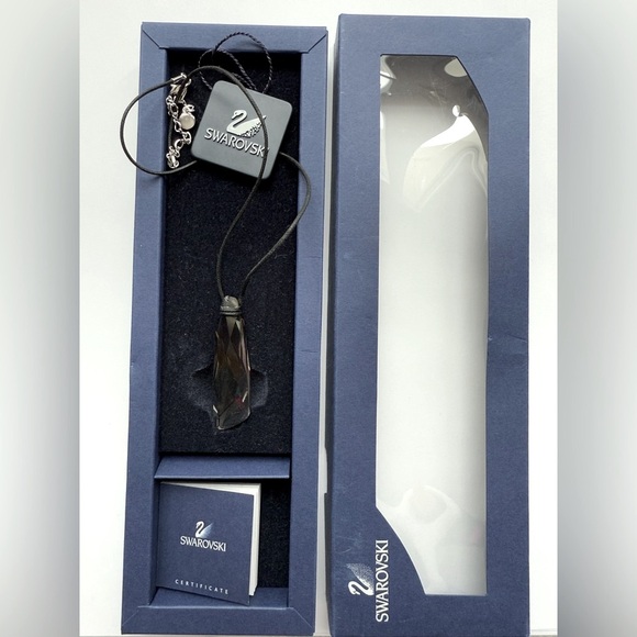 Swarovski Crystal Elegant Grey Pendant Necklace - Picture 4 of 4